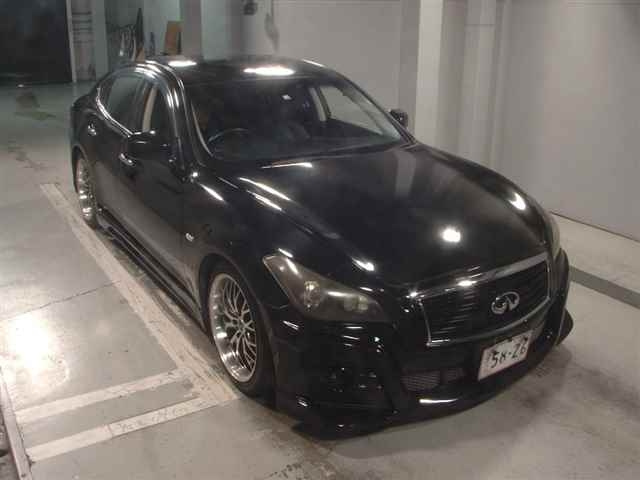 NISSAN FUGA