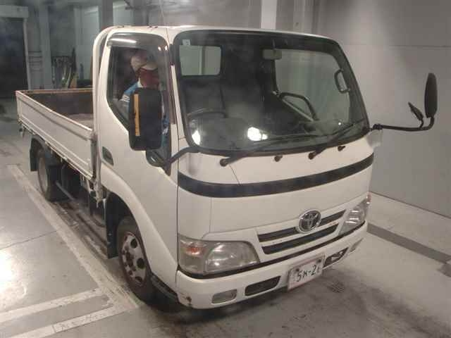 TOYOTA DYNA