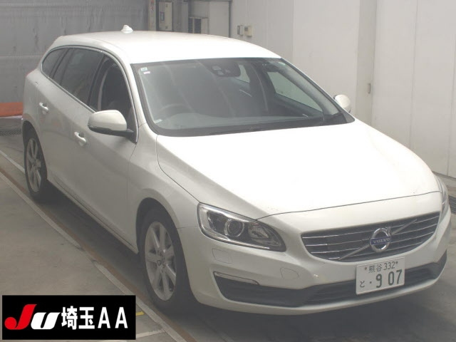 VOLVO V60 2015