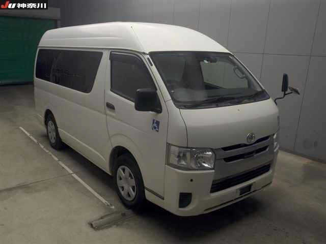 TOYOTA HIACE VAN 2018