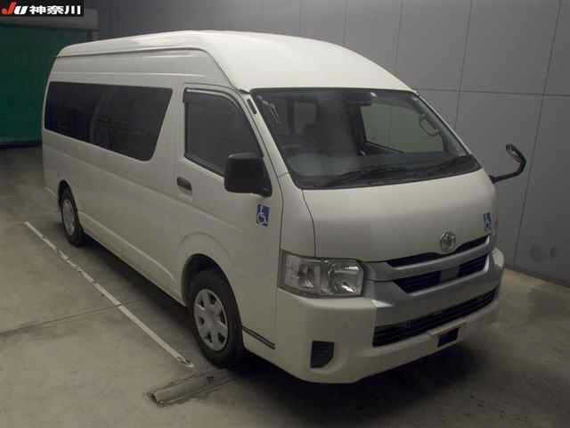 TOYOTA HIACE 2021