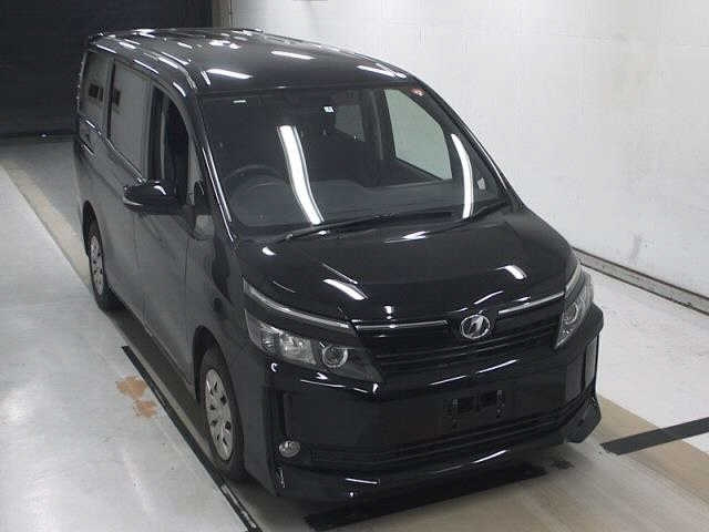 TOYOTA VOXY 2015