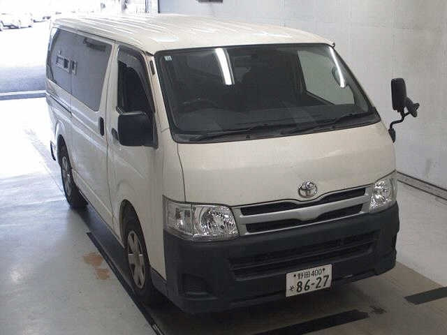 TOYOTA HIACE VAN 2013