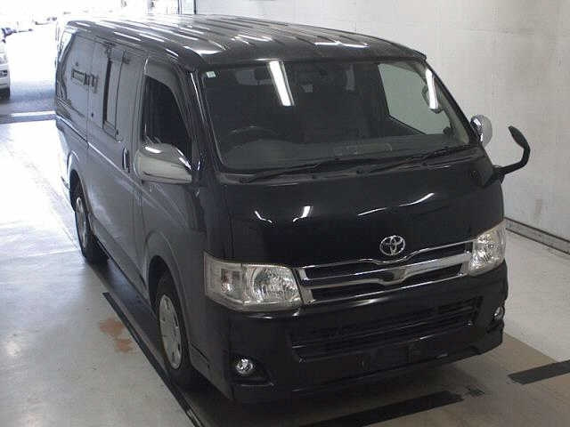TOYOTA HIACE VAN