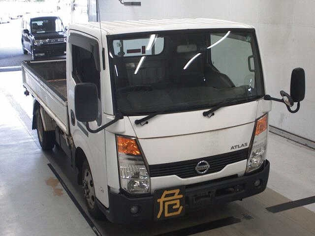 NISSAN ATLAS 2009