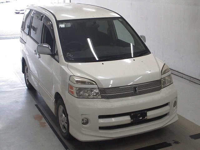 TOYOTA VOXY 2005