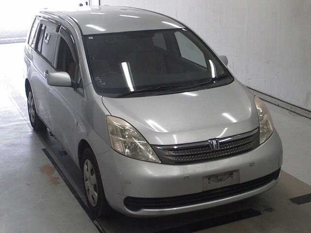 TOYOTA ISIS 2005