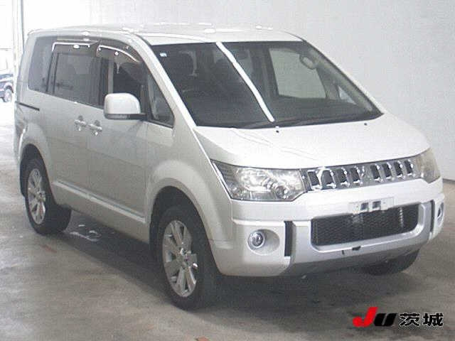 MITSUBISHI DELICA D5 2012
