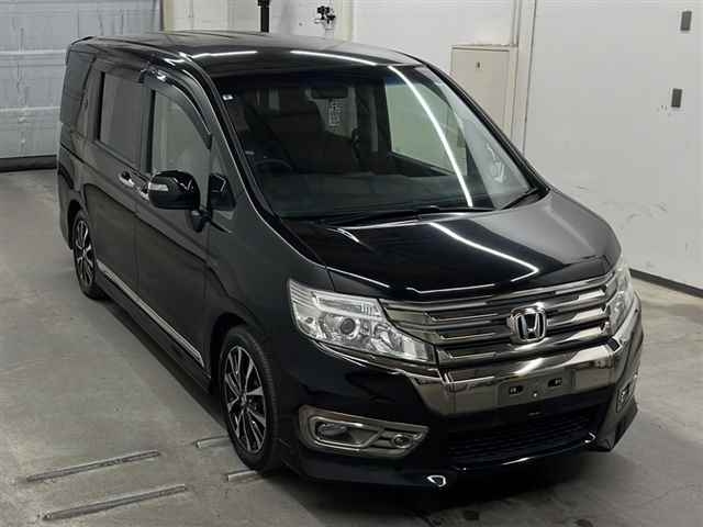 HONDA STEP WAGON 2013