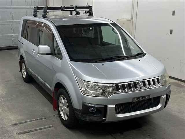 MITSUBISHI DELICA D5 2010