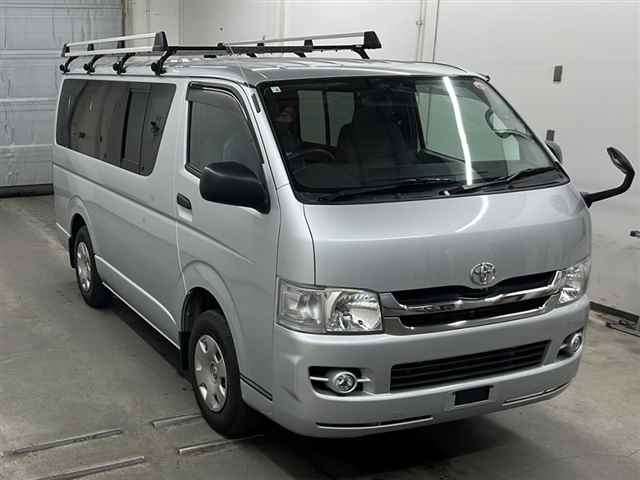 TOYOTA HIACE VAN 2009