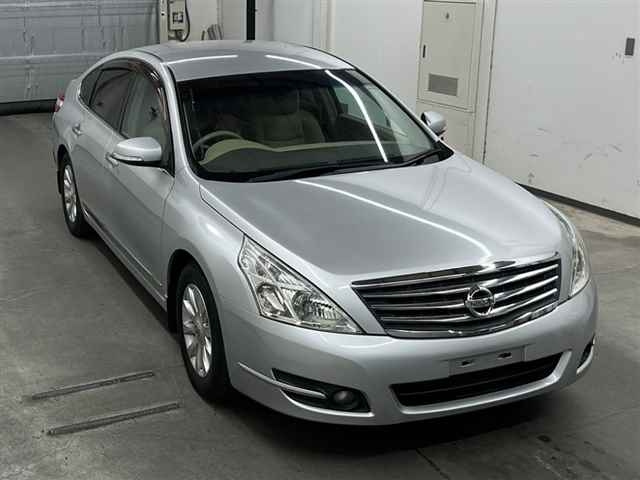 NISSAN TEANA 2011