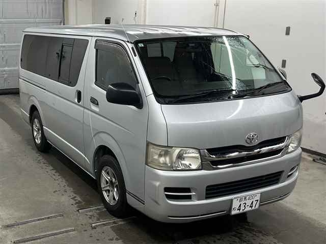 TOYOTA HIACE VAN 2010