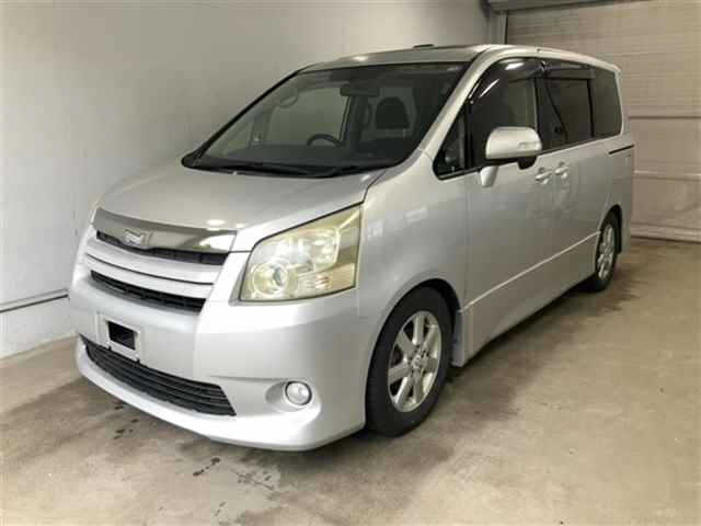 TOYOTA NOAH 2008