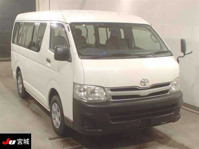 TOYOTA HIACE