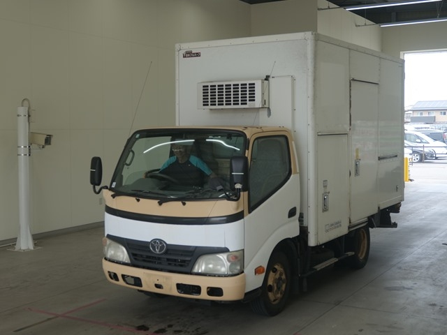 TOYOTA DYNA 2010