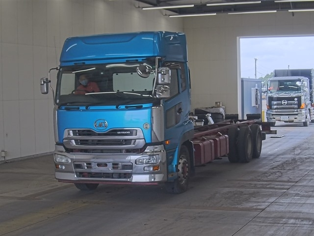 NISSAN UD SERIES 2014