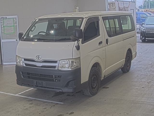 TOYOTA HIACE VAN 2013