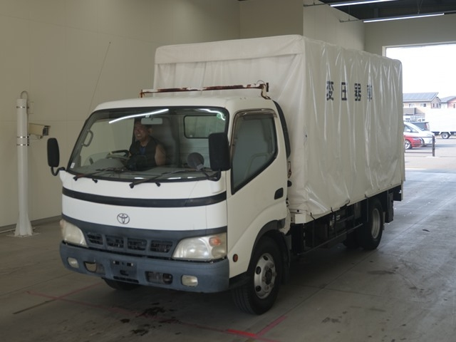 TOYOTA DYNA