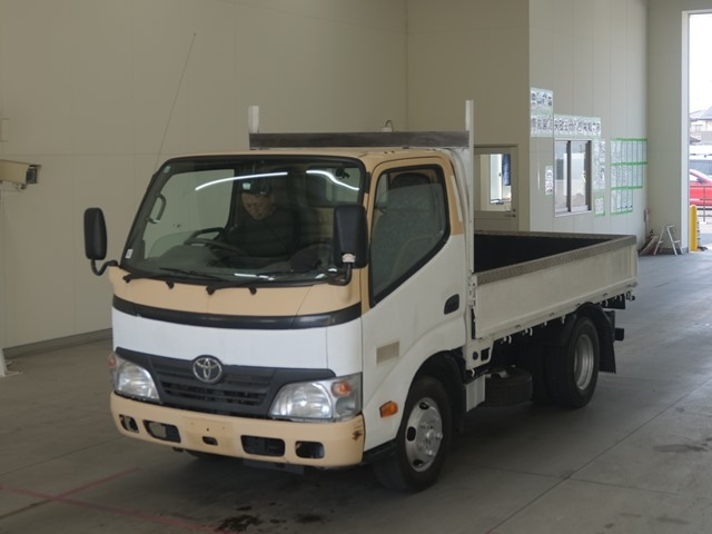 TOYOTA DYNA