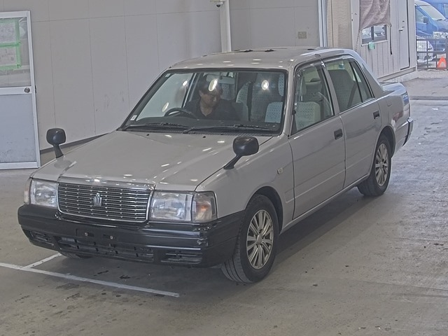 TOYOTA CROWN COMFORT 2016