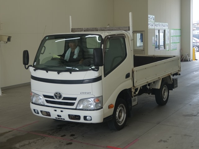 TOYOTA DYNA 2016