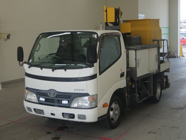 TOYOTA DYNA 2011