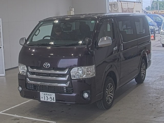 TOYOTA HIACE VAN 2016