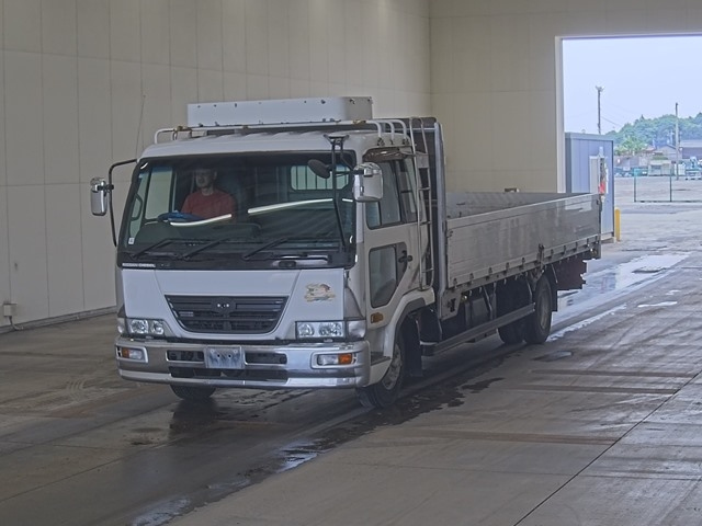 NISSAN TRUCK 2005