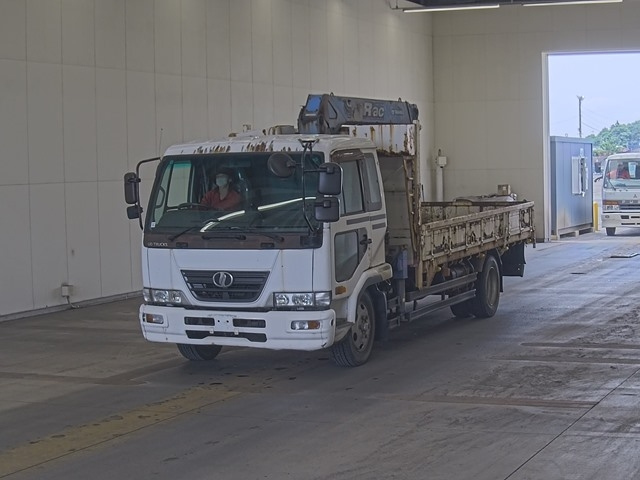 NISSAN TRUCK 2008