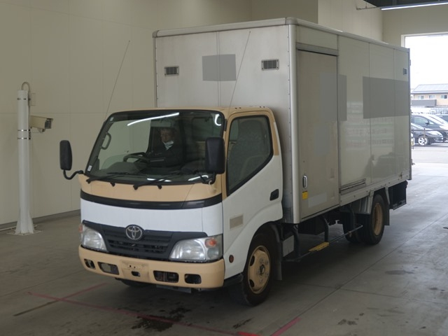 TOYOTA DYNA 2009