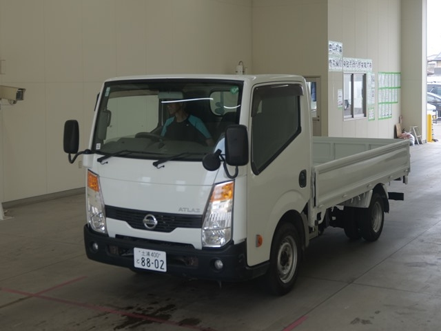 NISSAN ATLAS 2015