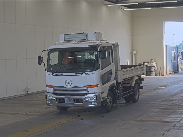 NISSAN UD SERIES 2012
