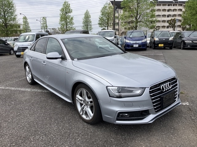 AUDI A4 2015