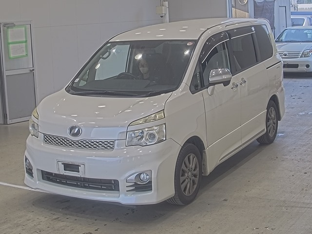TOYOTA VOXY 2012