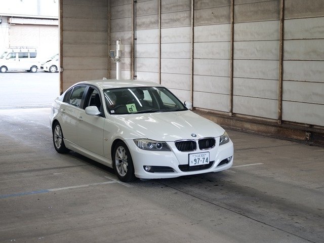 BMW 3 SERIES 2010