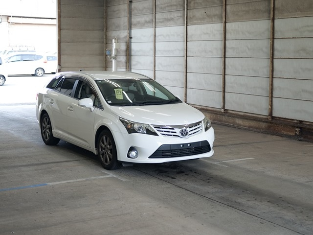 TOYOTA AVENSIS WAGON 2012
