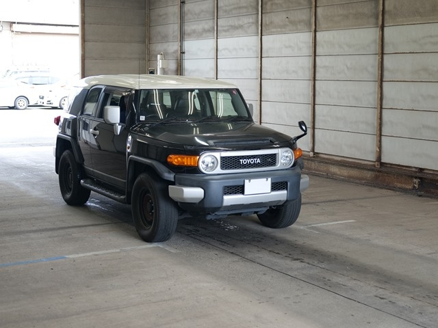 TOYOTA FJ CRUISER