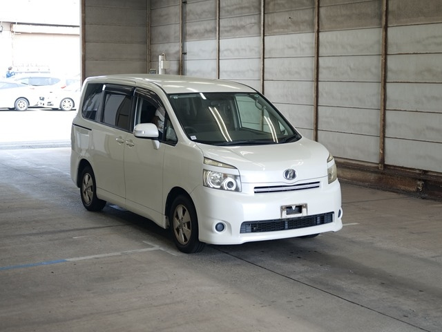 TOYOTA VOXY 2007