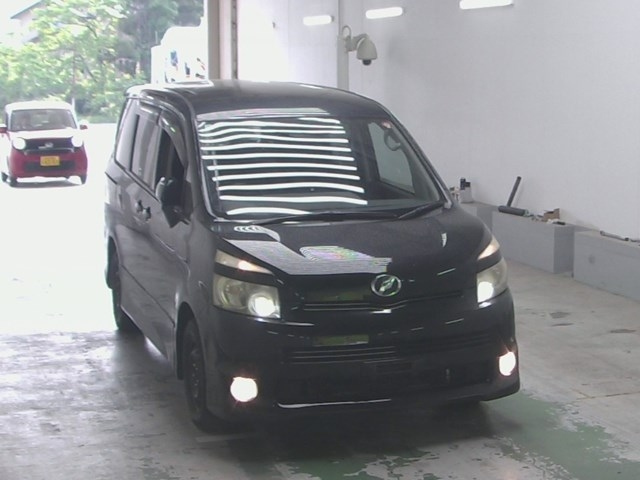 TOYOTA VOXY 2008
