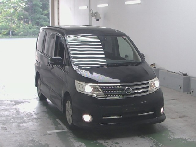 NISSAN SERENA 2010