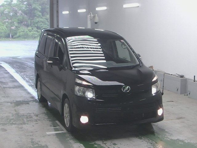 TOYOTA VOXY 2008