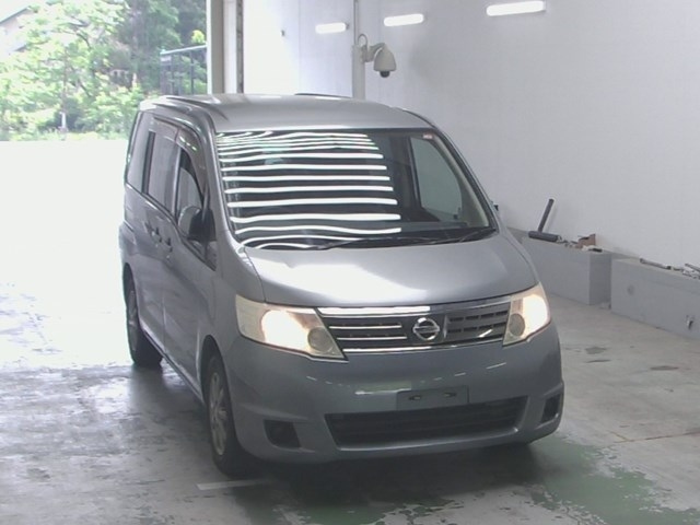 NISSAN SERENA 2010