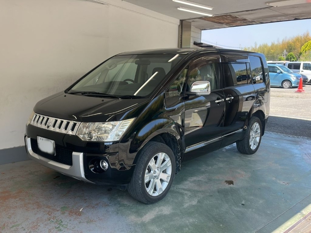 MITSUBISHI DELICA D5 2011