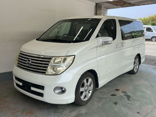 NISSAN ELGRAND