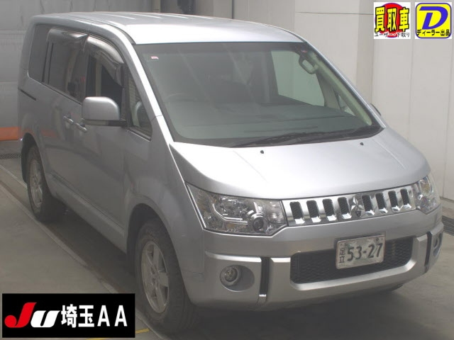 MITSUBISHI DELICA D5 2010
