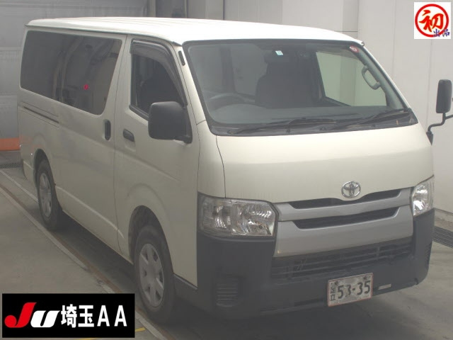 TOYOTA HIACE VAN 2015