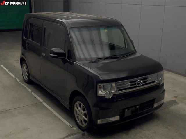 TOYOTA PIXIS SPACE