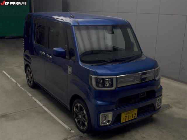 DAIHATSU WAKE 2016