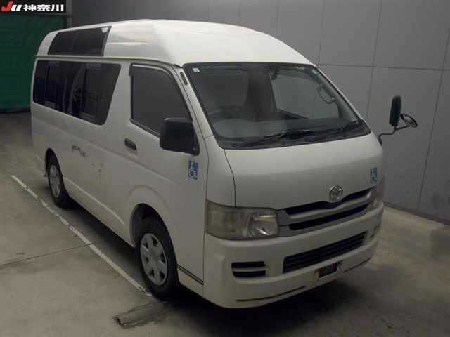 TOYOTA REGIUS ACE VAN